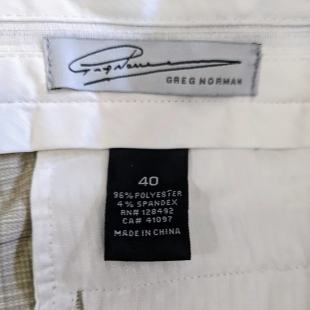 Greg Norman Golf Shorts sz‎ 40 Plaid Polyester Beige Tan Flat Front